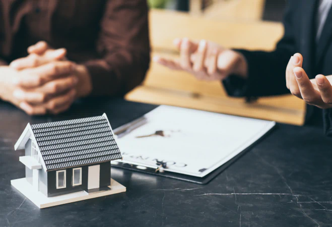 appraiser having a presentation with his client